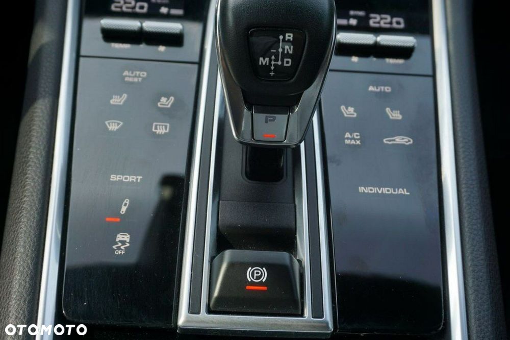 Porsche Panamera 4 - 21