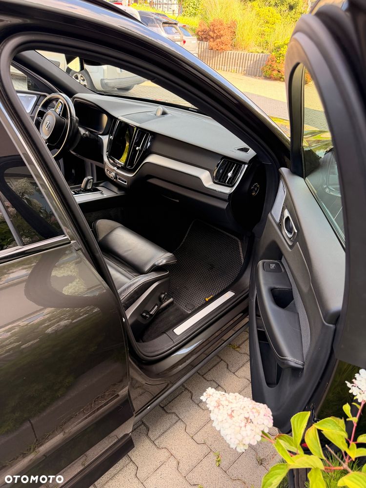 Volvo XC 60 T8 Plug-In Hybrid AWD R-Design - 14