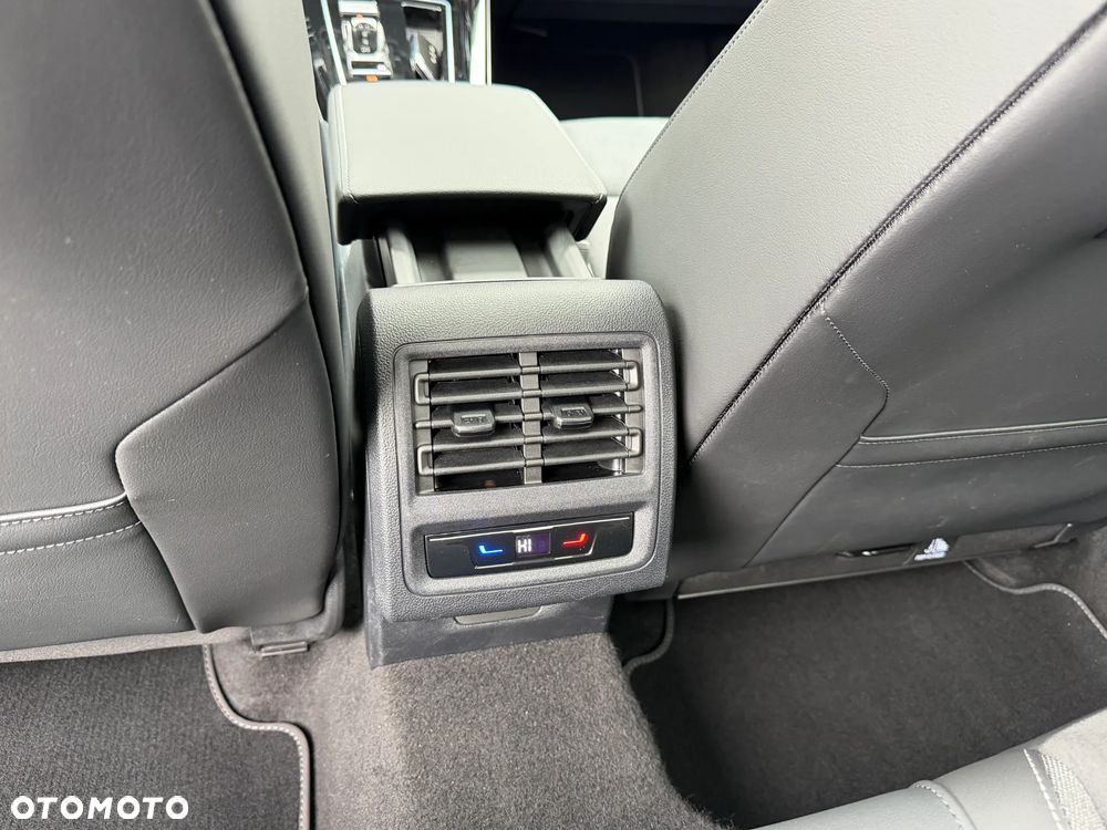 Volkswagen Golf 1.5 TSI EHybrid PHEV 150kW Style DSG - 26
