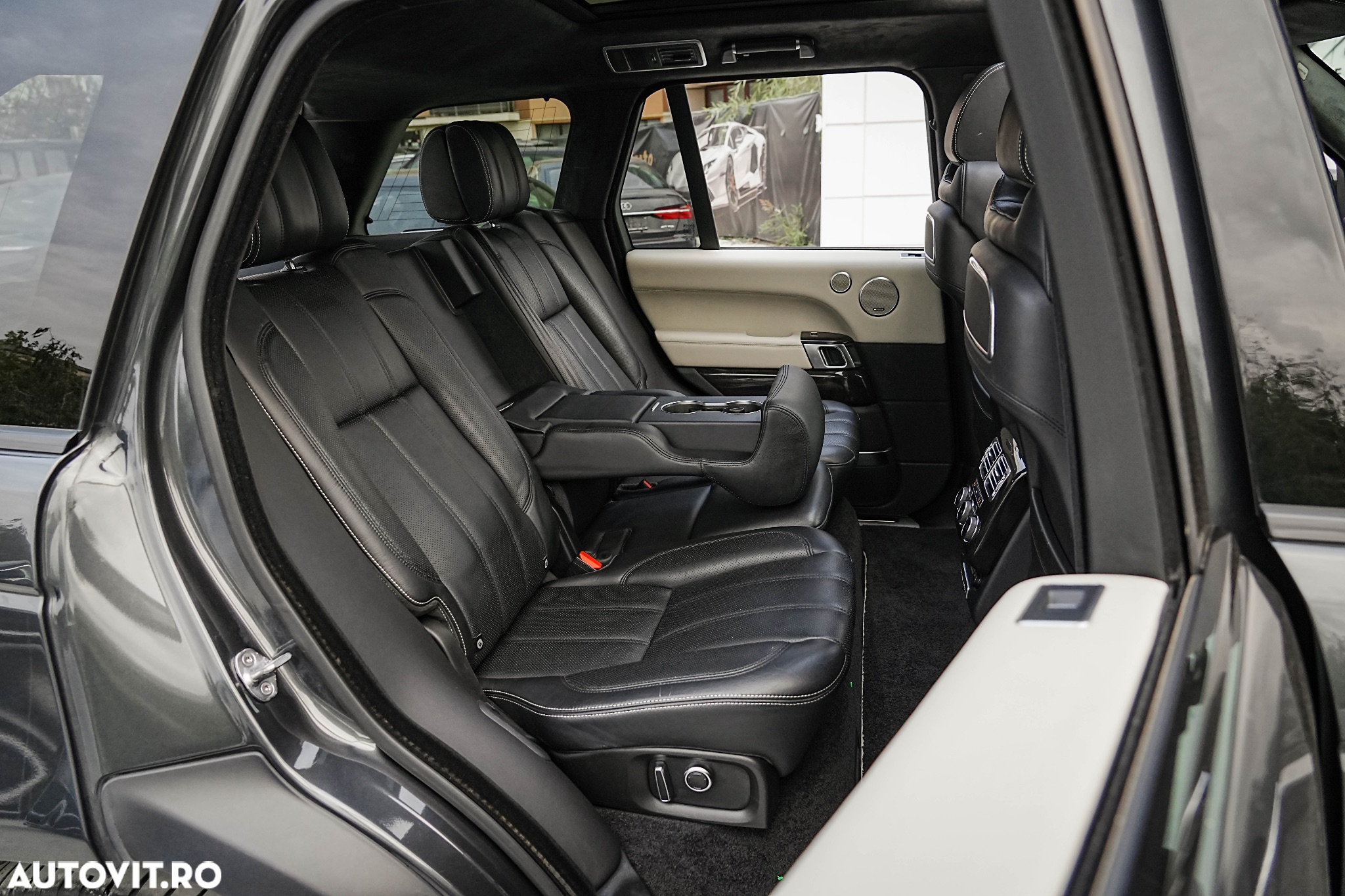 Land Rover Range Rover 3.0 I TDV6 SVAutobiography - 15