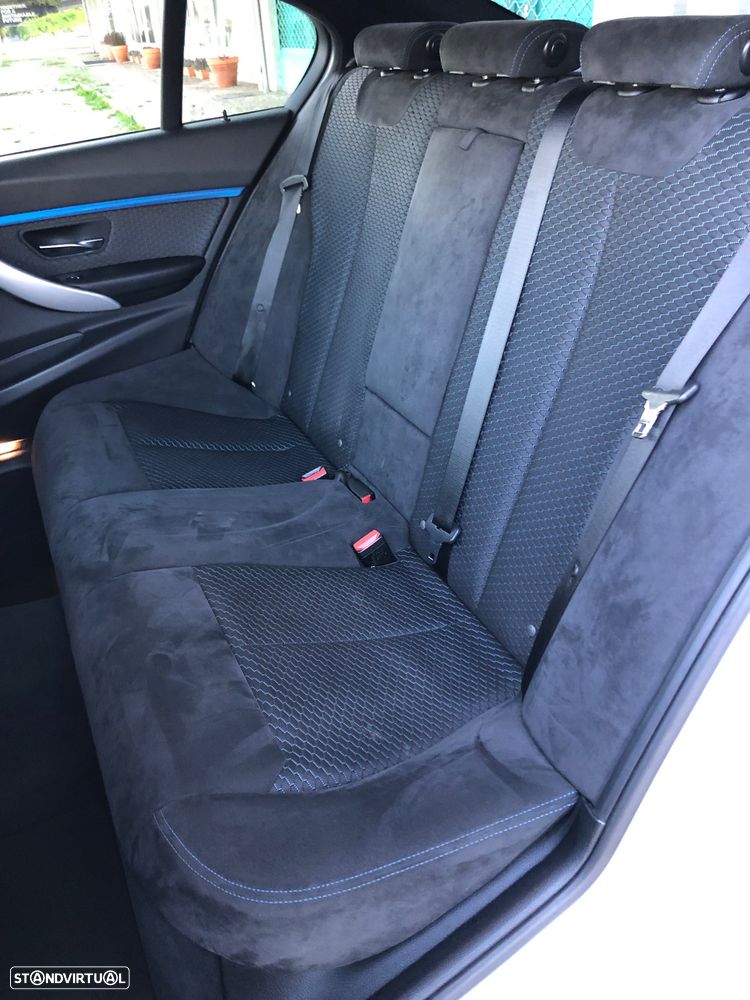 BMW 330 e iPerformance Pack M - 22