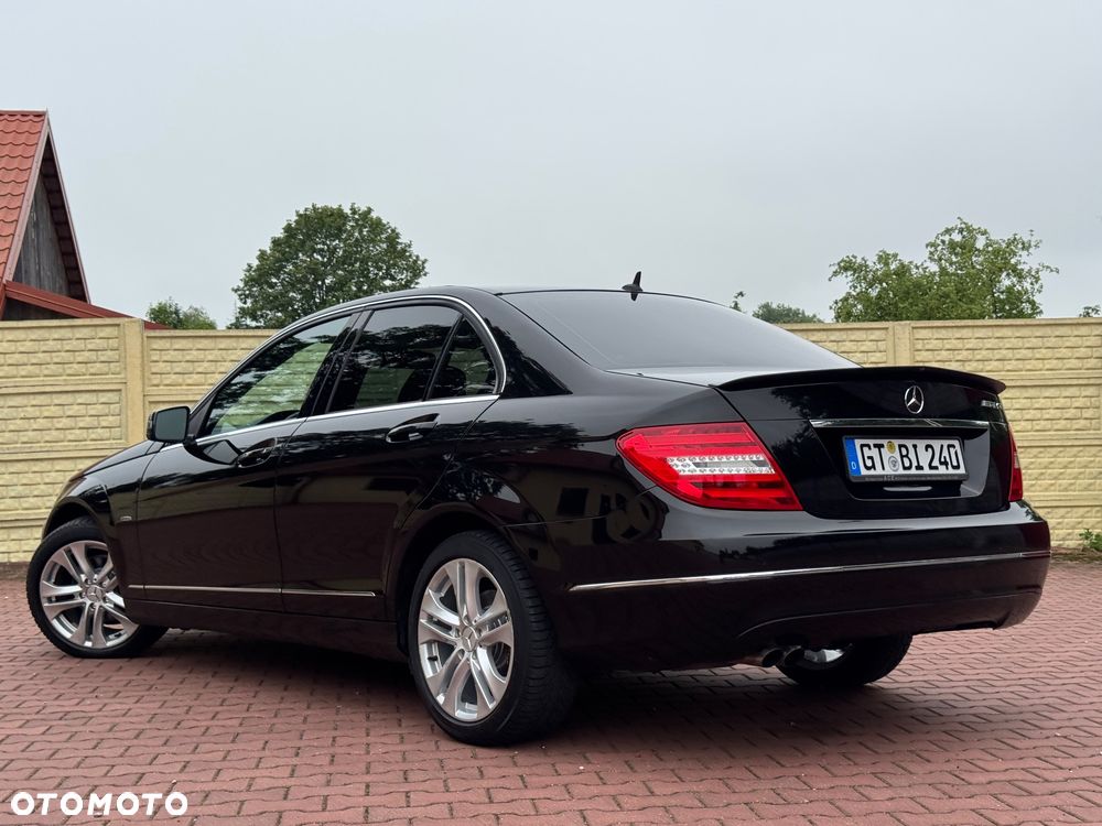 Mercedes-Benz Klasa C 180 BlueEFFICIENCY 7G-TRONIC Avantgarde - 16