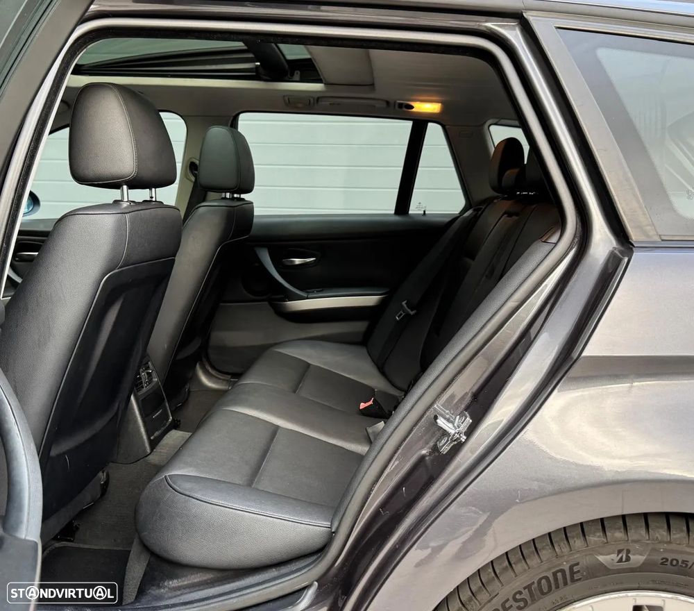 BMW 320 dA Exclusive - 13