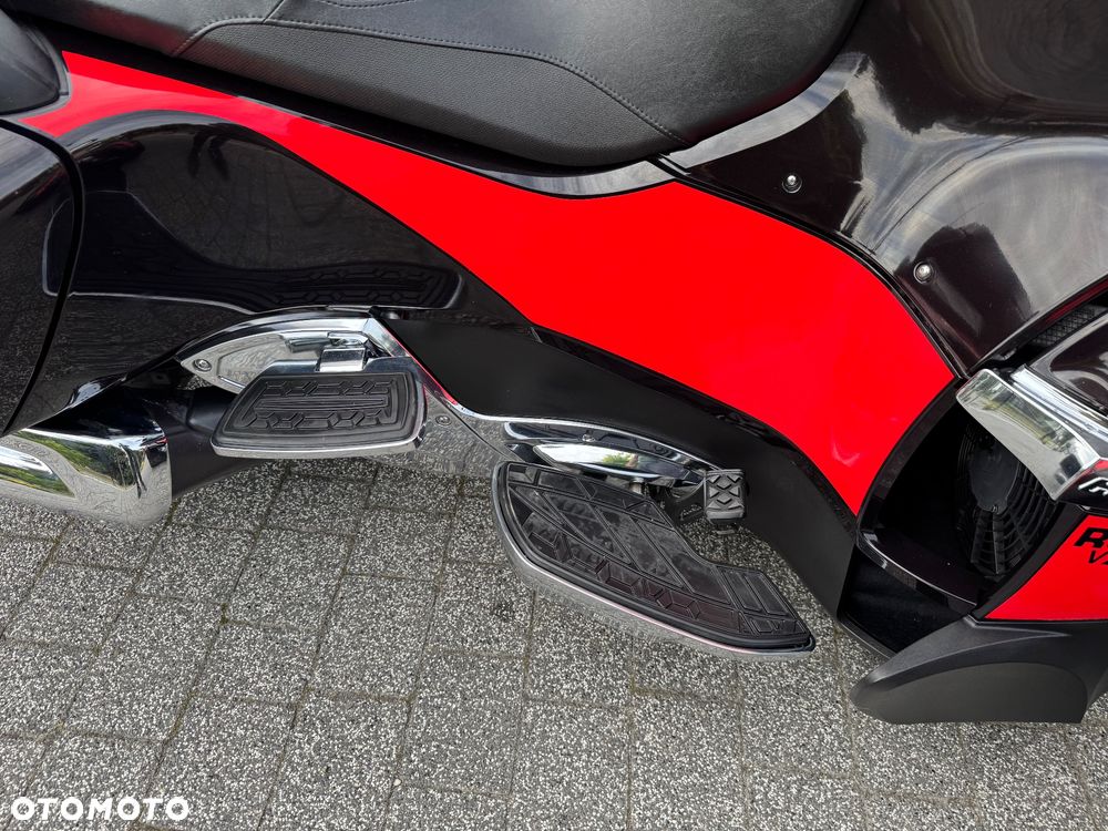 Can-Am Spyder - 15