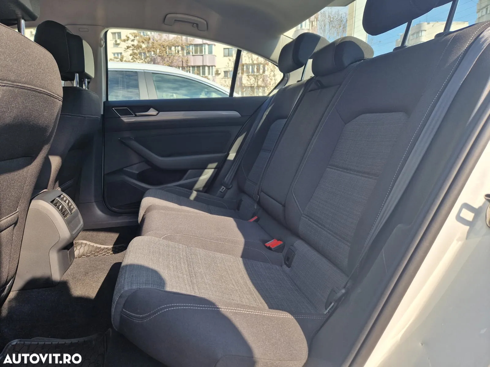 Volkswagen Passat Variant 2.0 TDI DSG Comfortline - 21