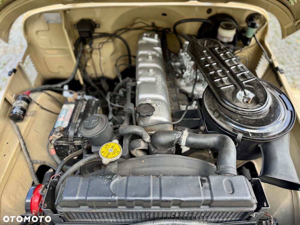 Toyota Land Cruiser - 26