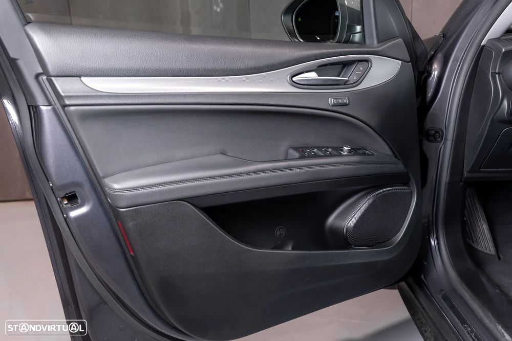 Alfa Romeo Stelvio 2.2 D Veloce Q4 AT8 - 22