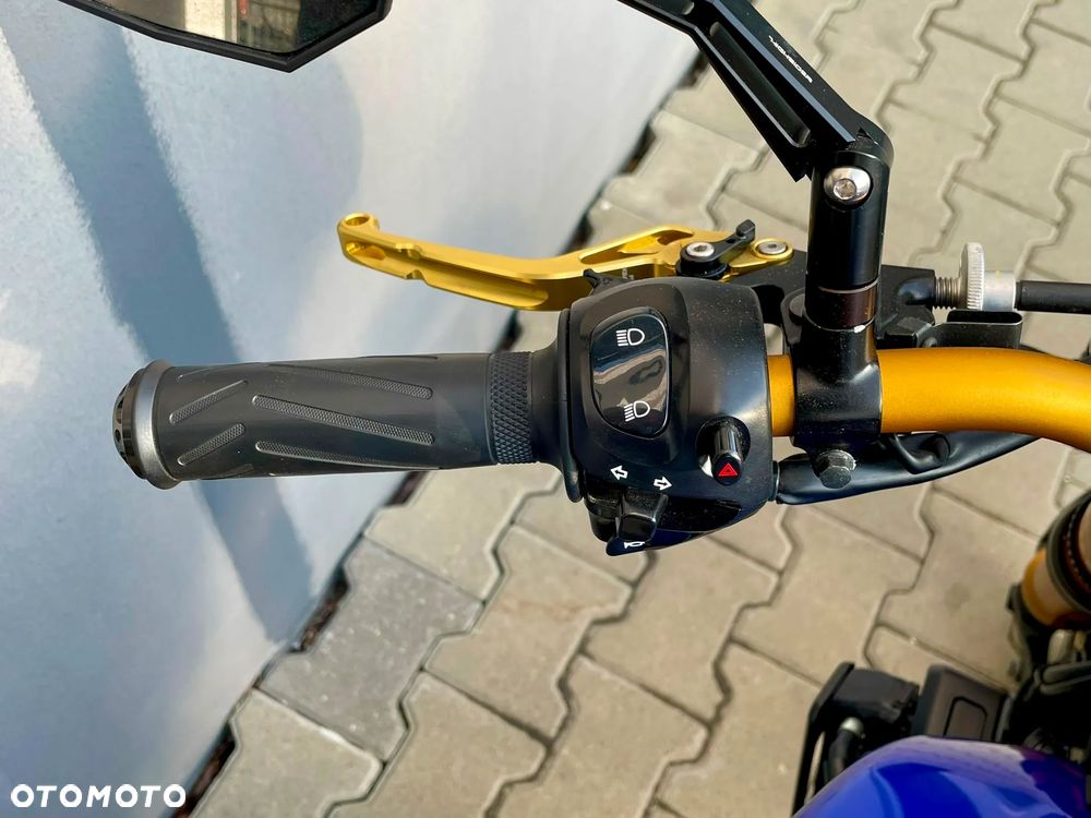 Yamaha FZ8 - 17