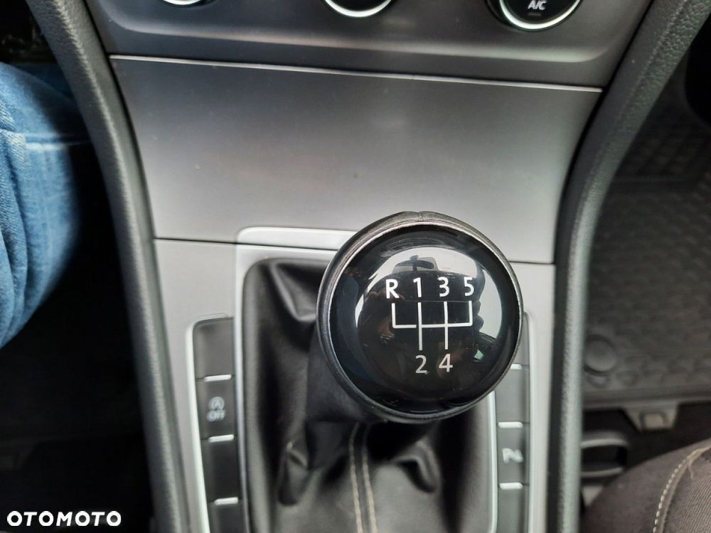 Volkswagen Golf - 33