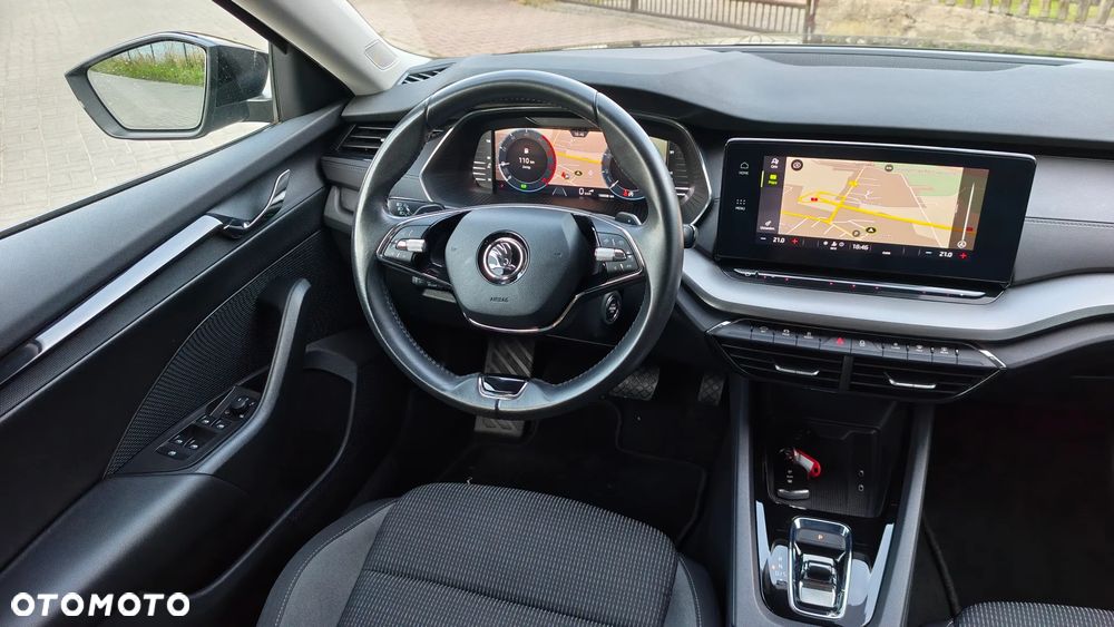 Skoda Octavia 2.0 TDI DSG Sportline - 21