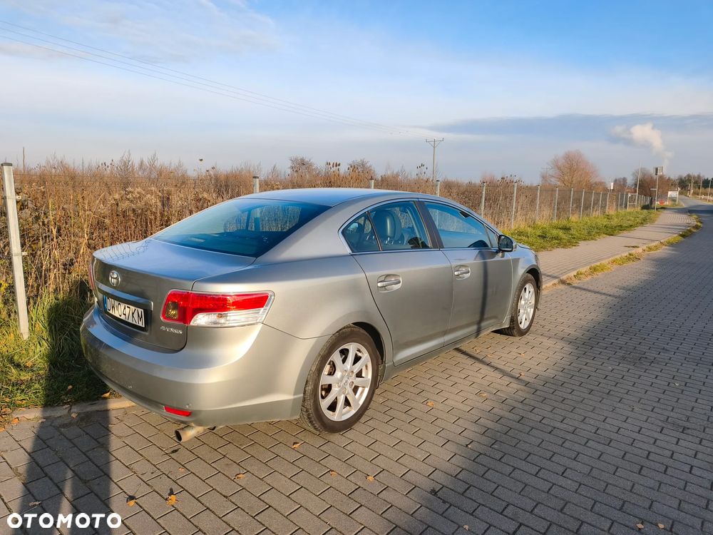Toyota Avensis 2.0 Sol plus - 10