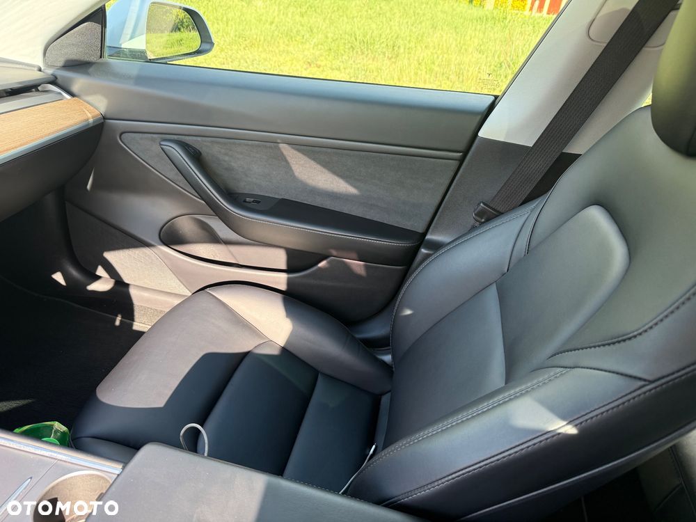 Tesla Model 3 - 13