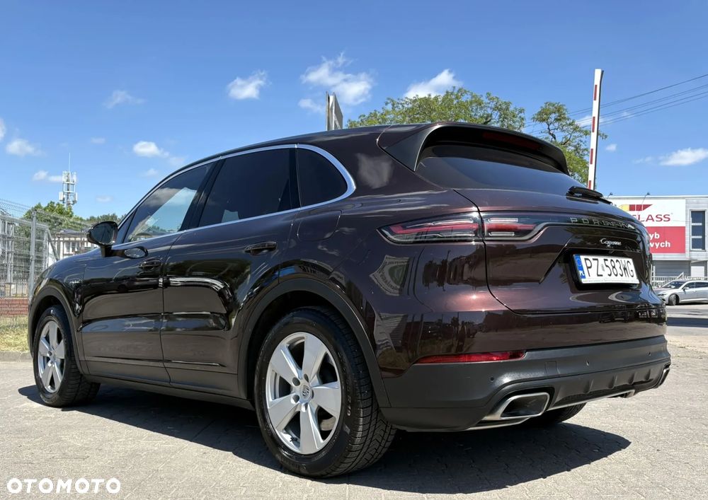 Porsche Cayenne E-Hybrid - 6