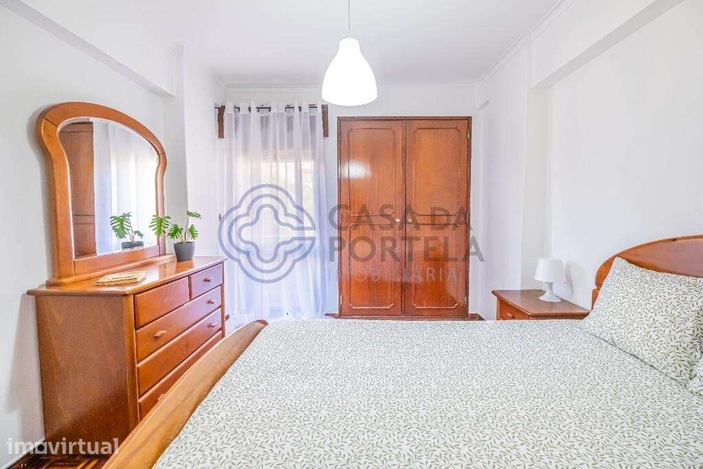 T1+1 com varanda e elevador no Cacém - Grande imagem: 4/31