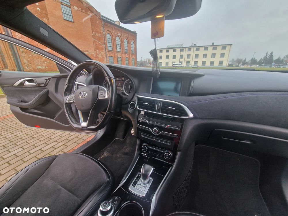 Infiniti Q30 2.2d DCT Premium Tech - 17