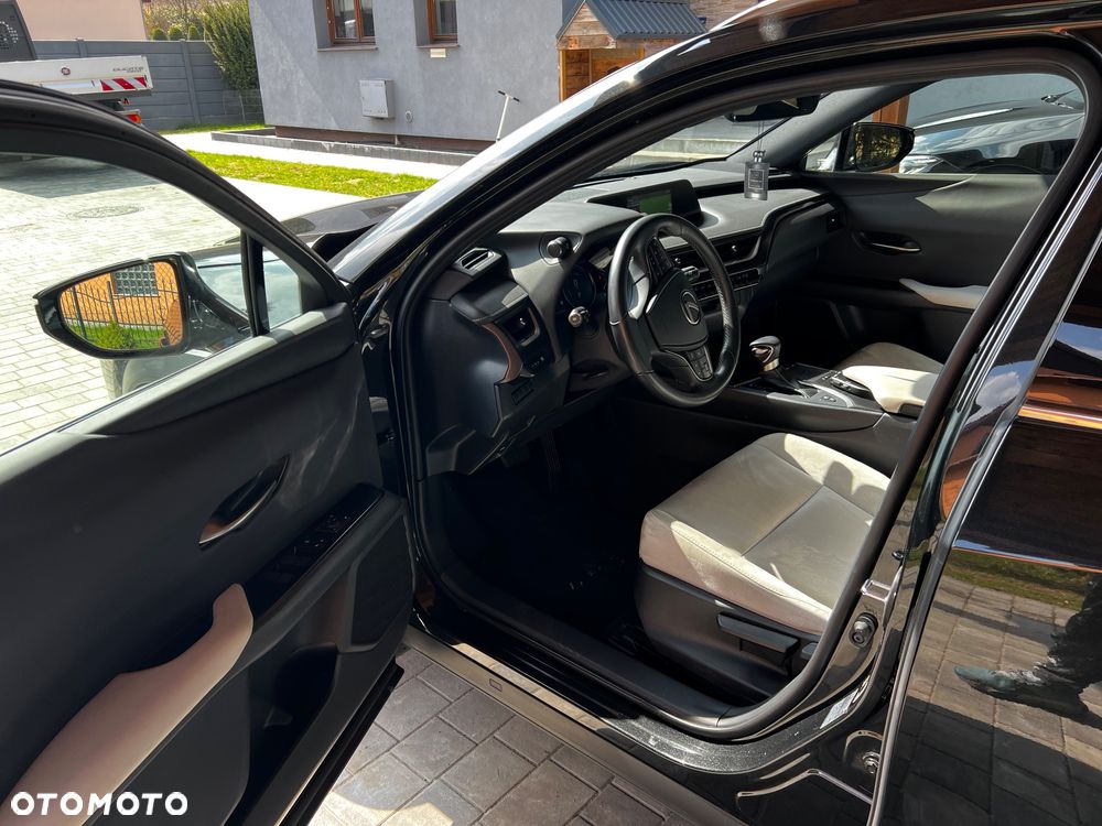 Lexus UX 250h Elegance 2WD - 14