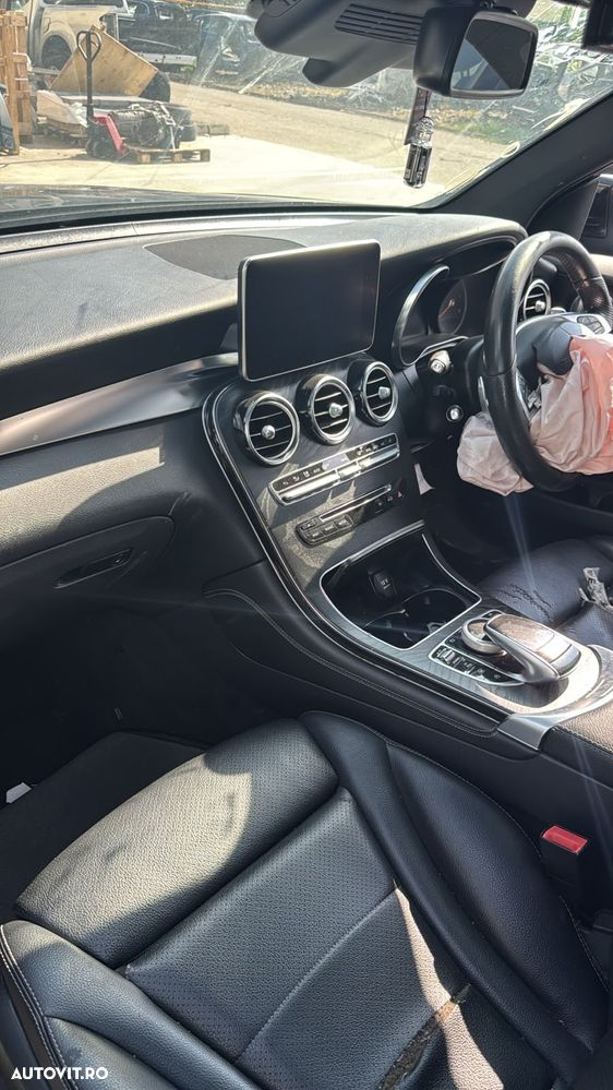 Dezmembrez Mercedes GLC 2018 - 3