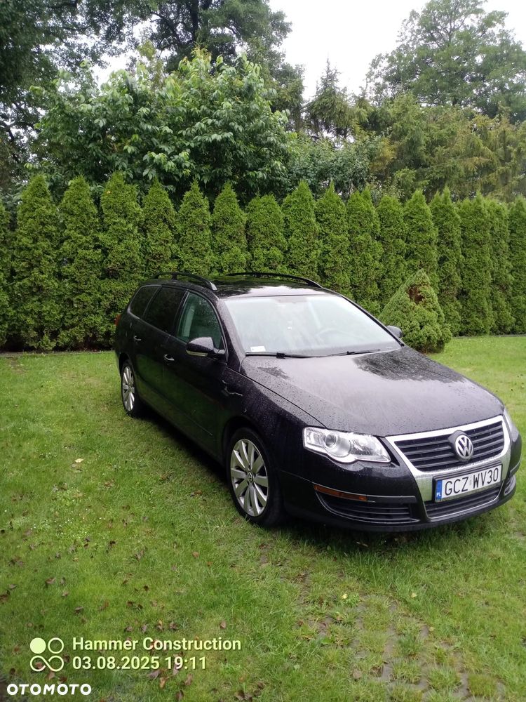 Volkswagen Passat - 1