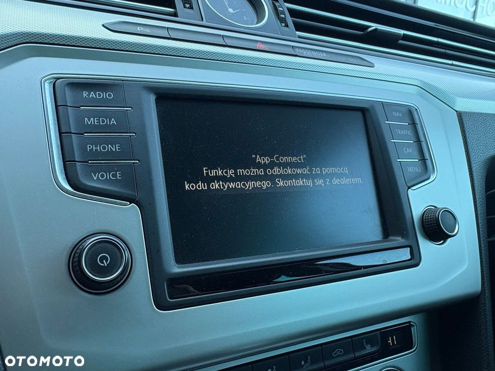 Volkswagen Passat - 31