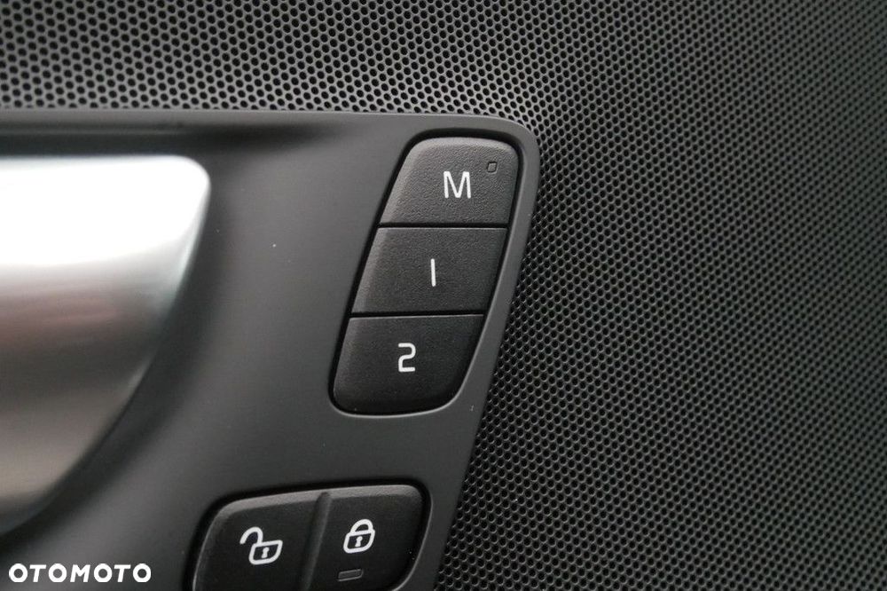 Volvo XC 60 - 32