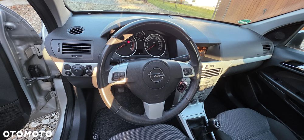 Opel Astra 1.4 - 8