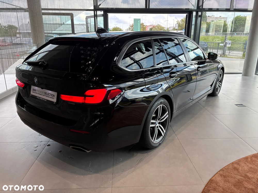 BMW Seria 5 530i xDrive mHEV - 8