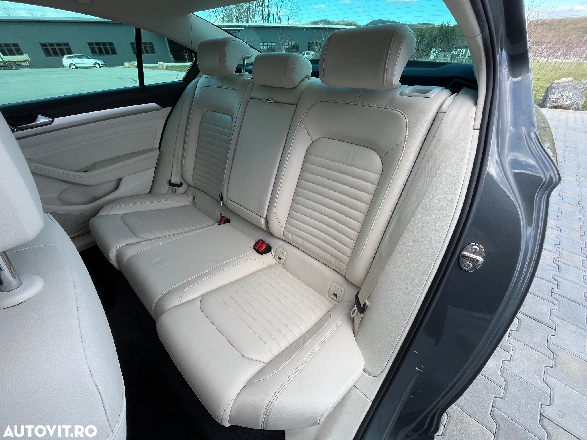 Volkswagen Passat 1.6 TDI (BlueMotion Technology) Comfortline - 21