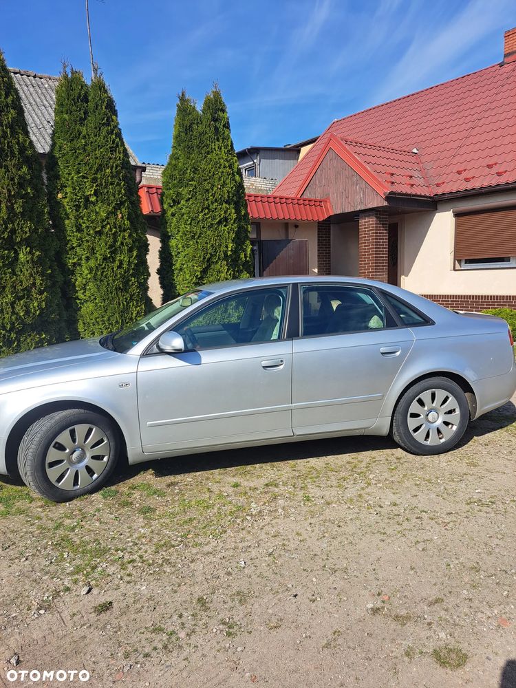 Audi A4 Limousine - 4