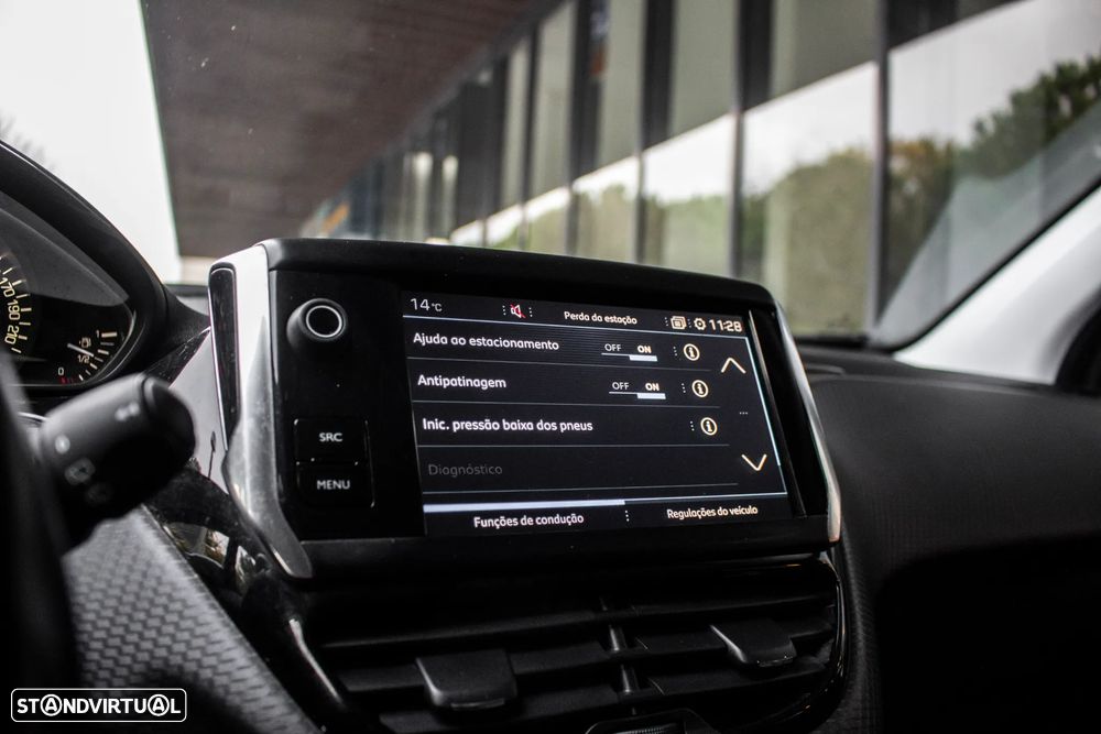 Peugeot 208 1.2 PureTech Active - 40