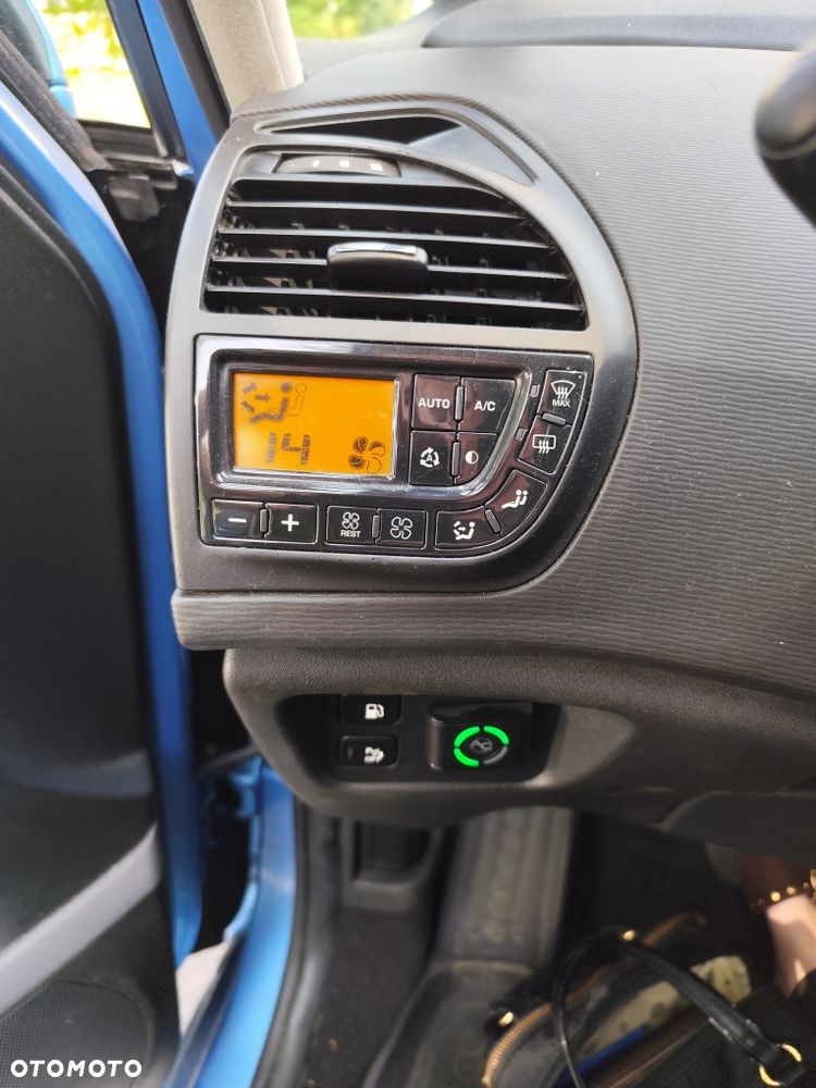 Citroën C4 Picasso - 8