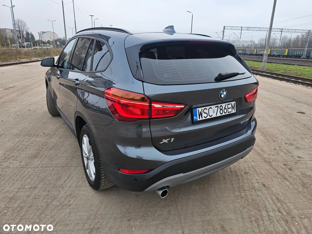 BMW X1 sDrive18i Advantage - 12