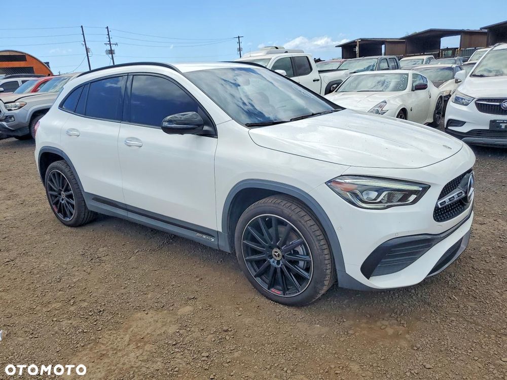 Mercedes-Benz GLA 250 AMG Line - 4