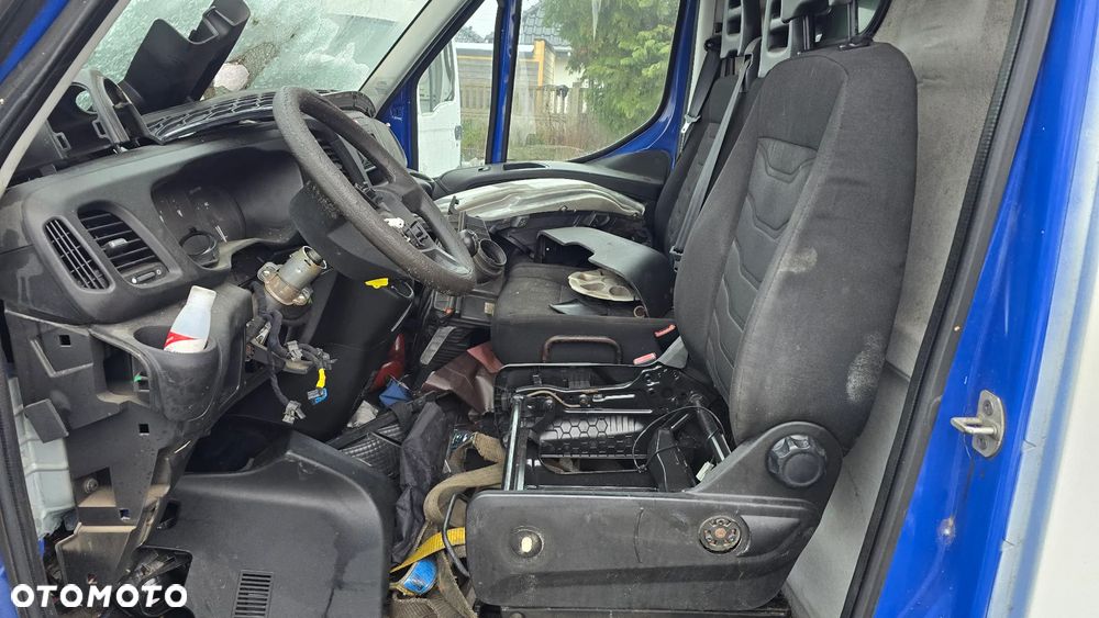 Silnik 3.0 CNG  + karoseria - 5