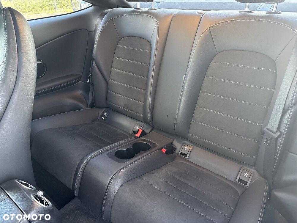Mercedes-Benz Klasa C 300 4MATIC 9G-TRONIC - 16
