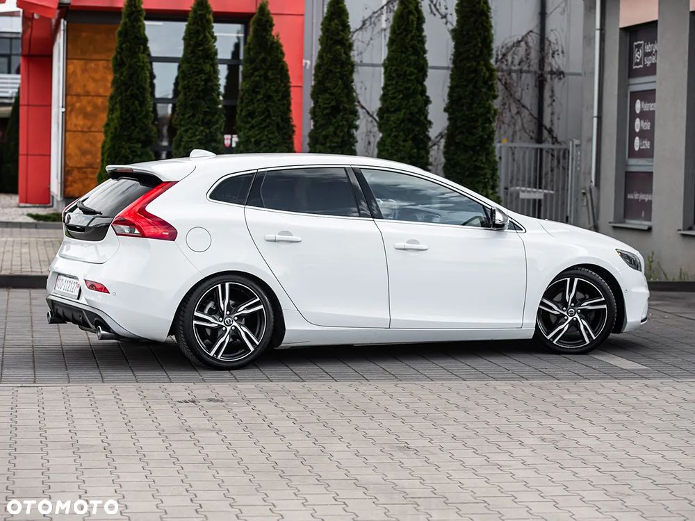 Volvo V40 T4 R-Design - 14