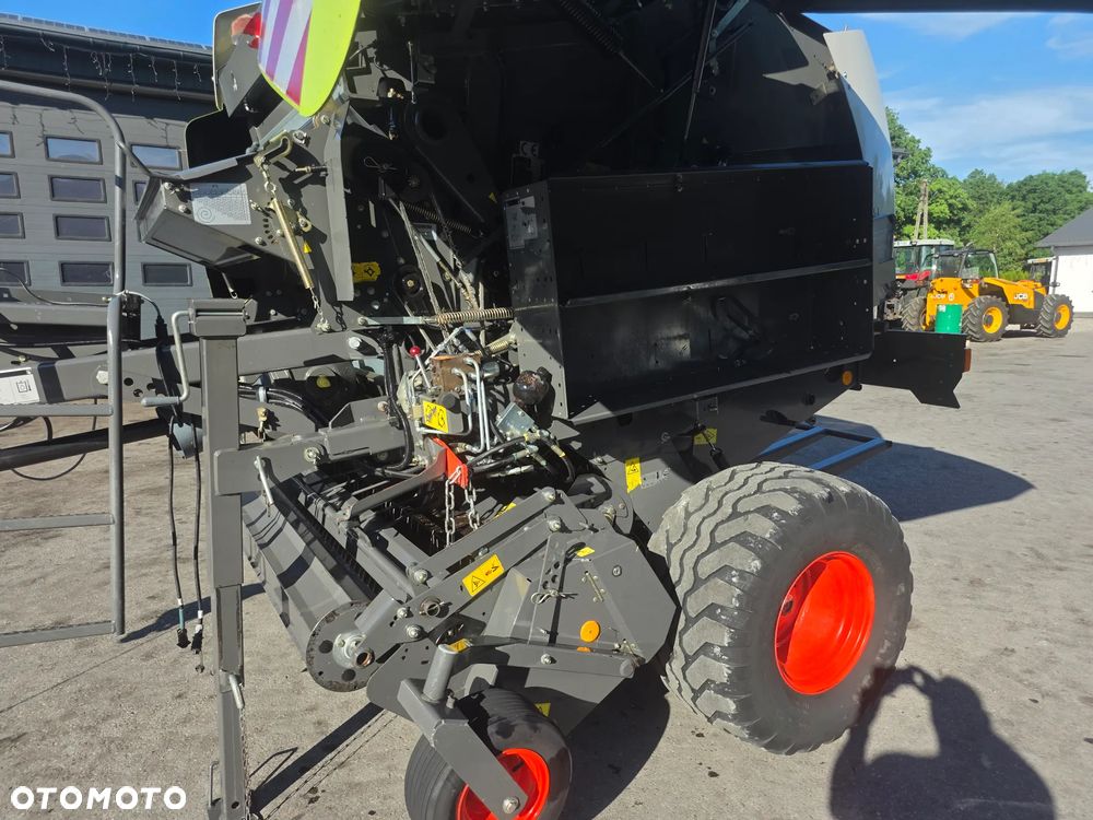 Claas Variant 380 - 9