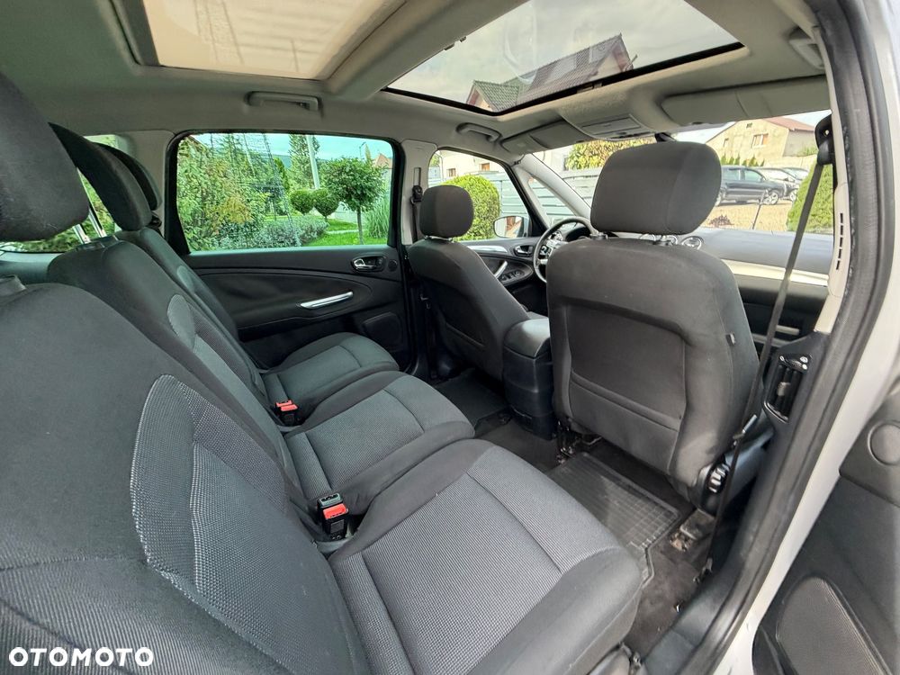 Ford S-Max - 11