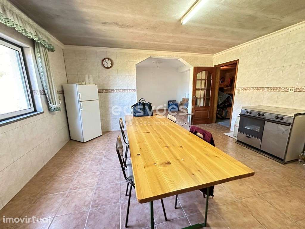 Magnifica Moradia com varanda e terreno em Açoreira Torre de Moncorvo. - Grande imagem: 3/17