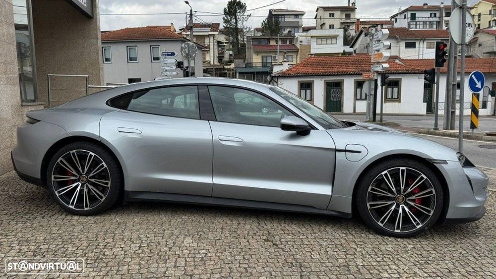 Porsche Taycan 4S - 21