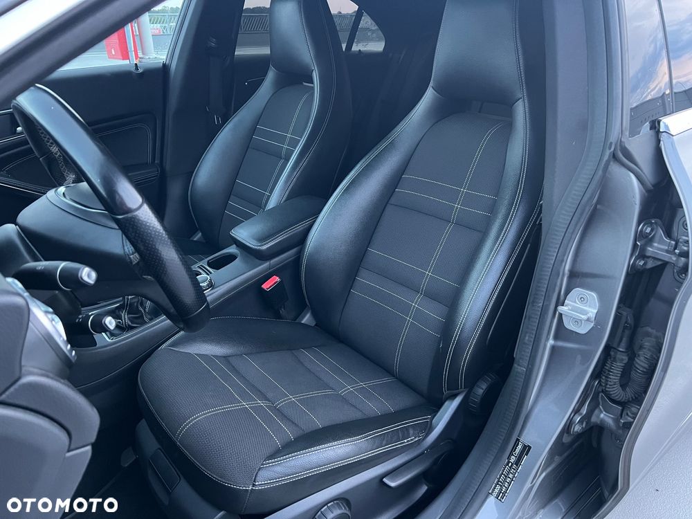 Mercedes-Benz CLA 180 BlueEffICIENCY Edition - 15