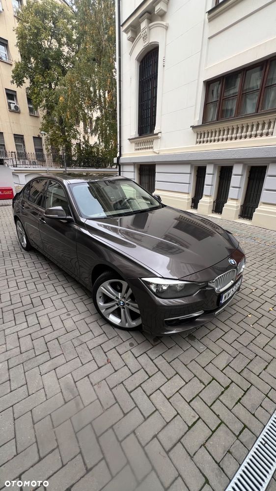 BMW Seria 3 328i - 7