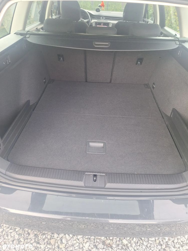 Volkswagen Passat - 17