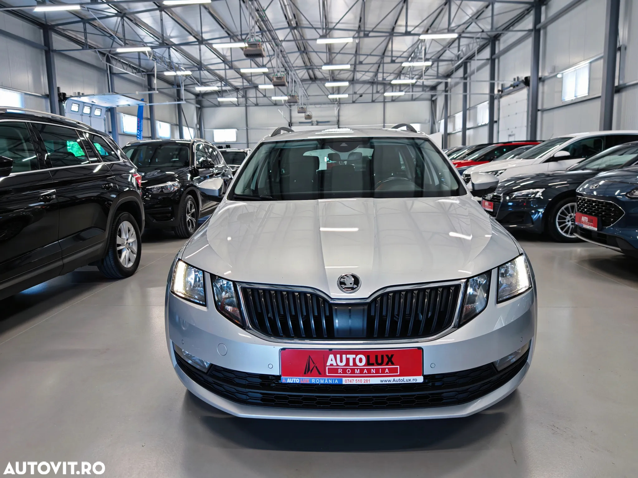 Skoda Octavia Combi Diesel 1.6 TDI DSG Ambition - 3