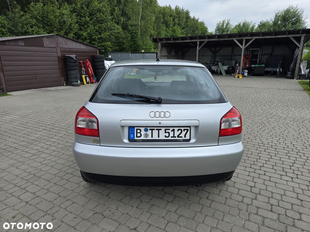 Audi A3 Sportback 1.6 Ambiente - 13