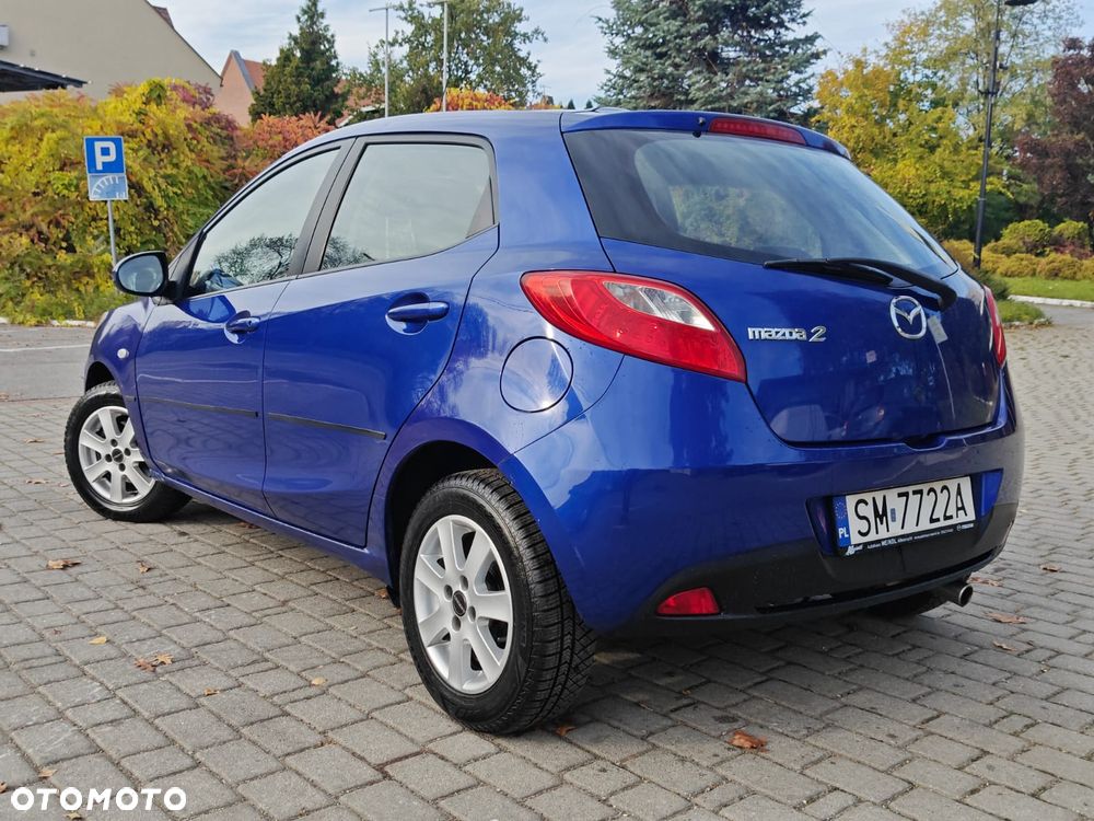 Mazda 2 2007 photo 2
