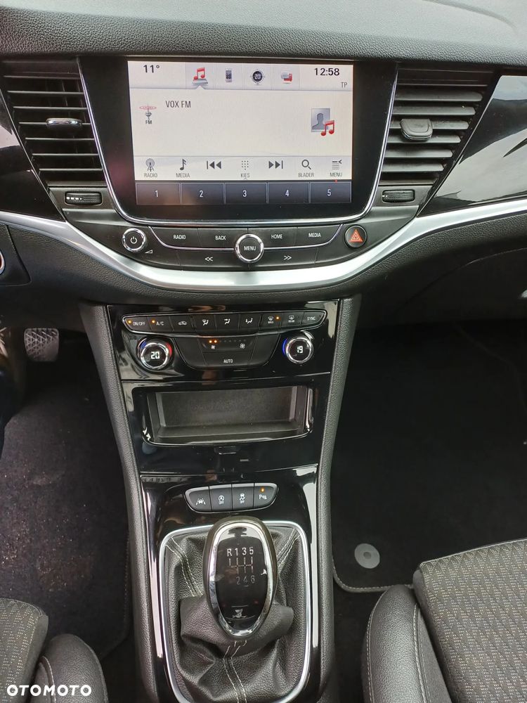 Opel Astra 1.4 Turbo Innovation - 15