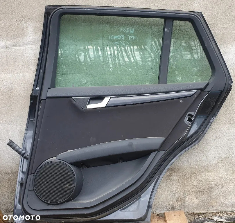 Drzwi prawy tył Mercedes  W204 kombi C755 - 2