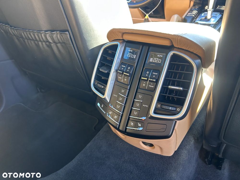 Porsche Cayenne Standard - 13