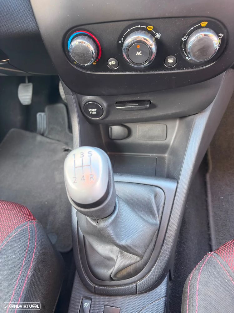 Renault Clio - 12