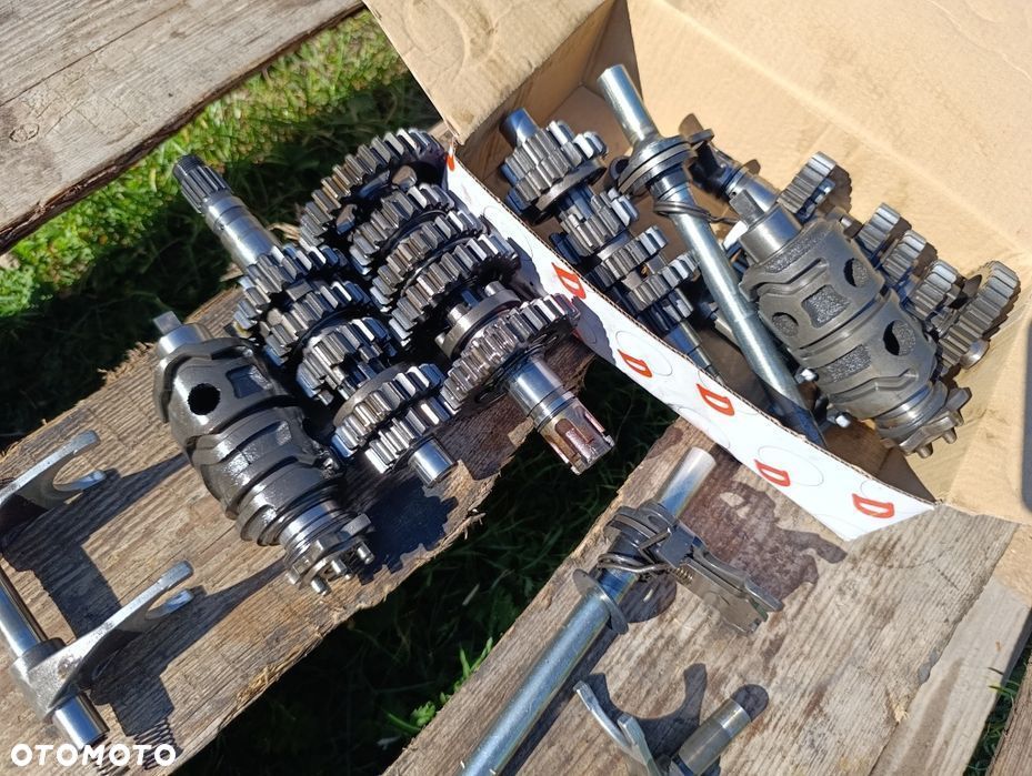 Skrzynia biegów KTM Duke 125 RC 17 – 23 r wałek programator wodziki A1 - 8